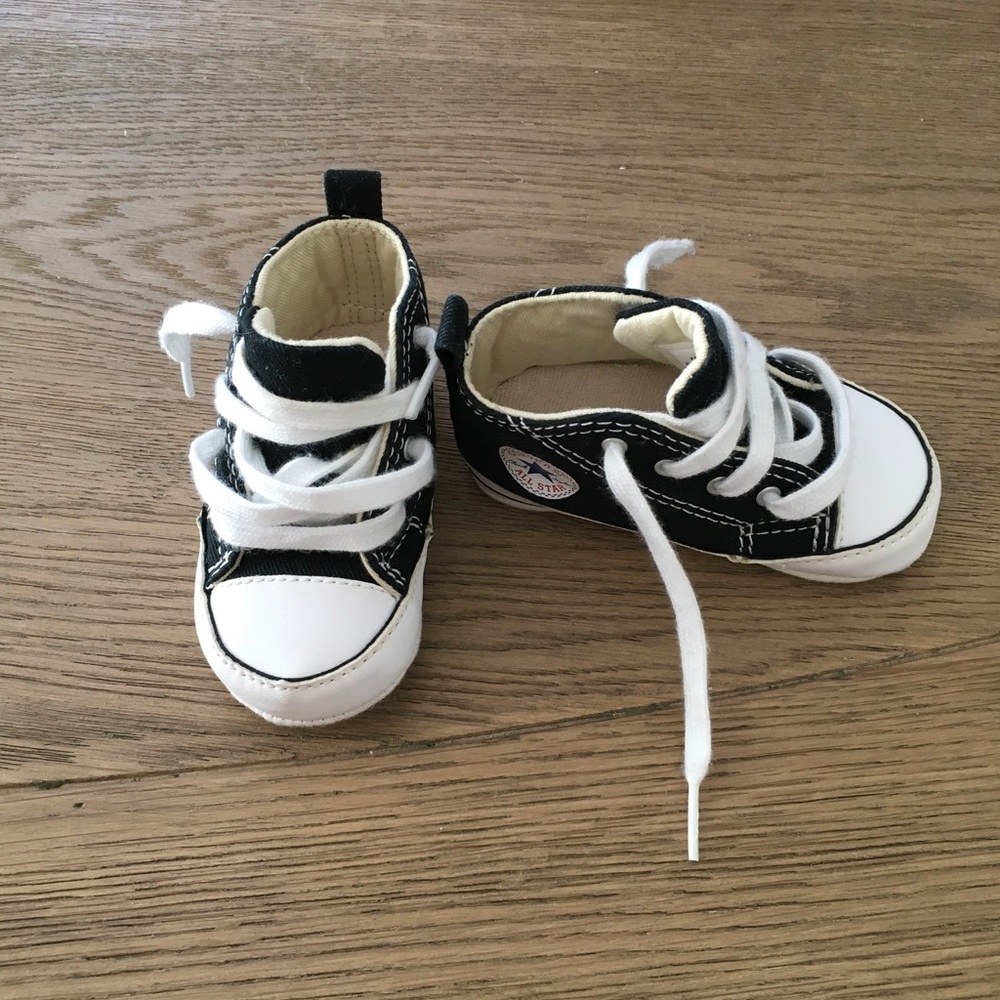 Converse crib sneaker, size 3